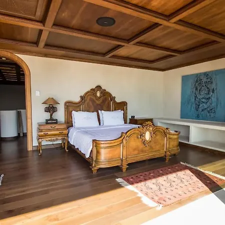 Villa Glamorous With A Pool And Panoramic Sea View *