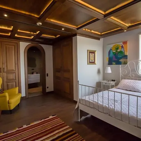 Glamorous With A Pool And Panoramic Sea View