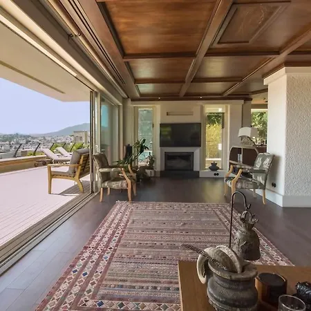 Glamorous With A Pool And Panoramic Sea View